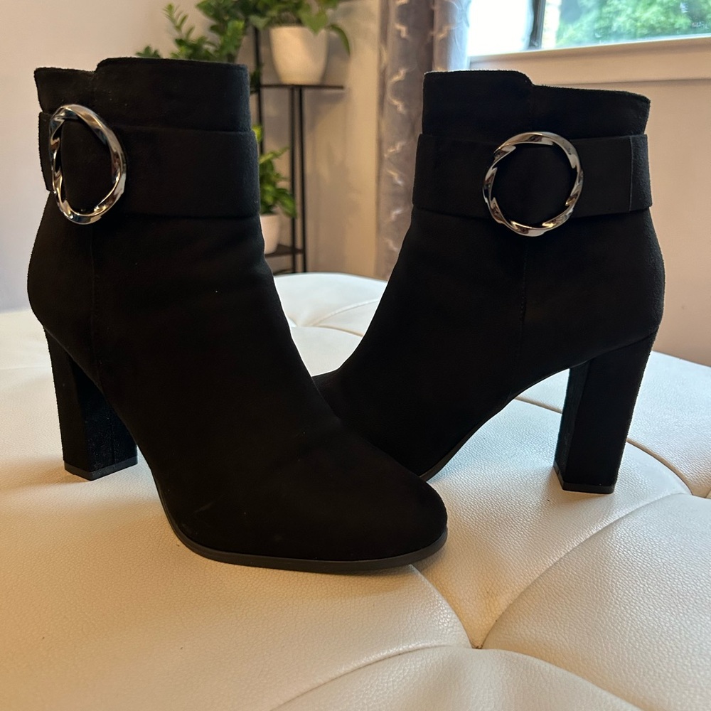 Black ankle boots - size 9
